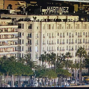 2chambres-2-salles-de-bains-palais-des-festivals.fr-provencehotel.com/