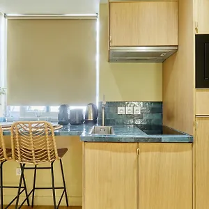  Apartment Centre De By Prestige